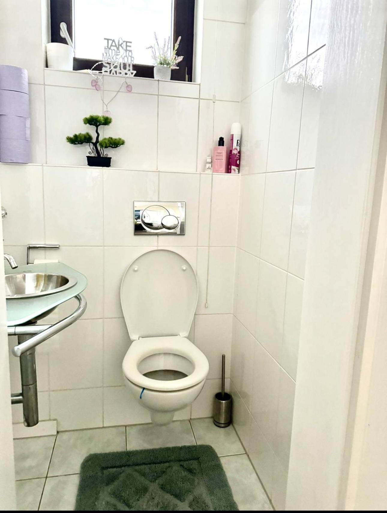 Magisches Doppelzimmer Mit Atemberaubender Wasserfall-Wand In Seligenstadt Exterior photo