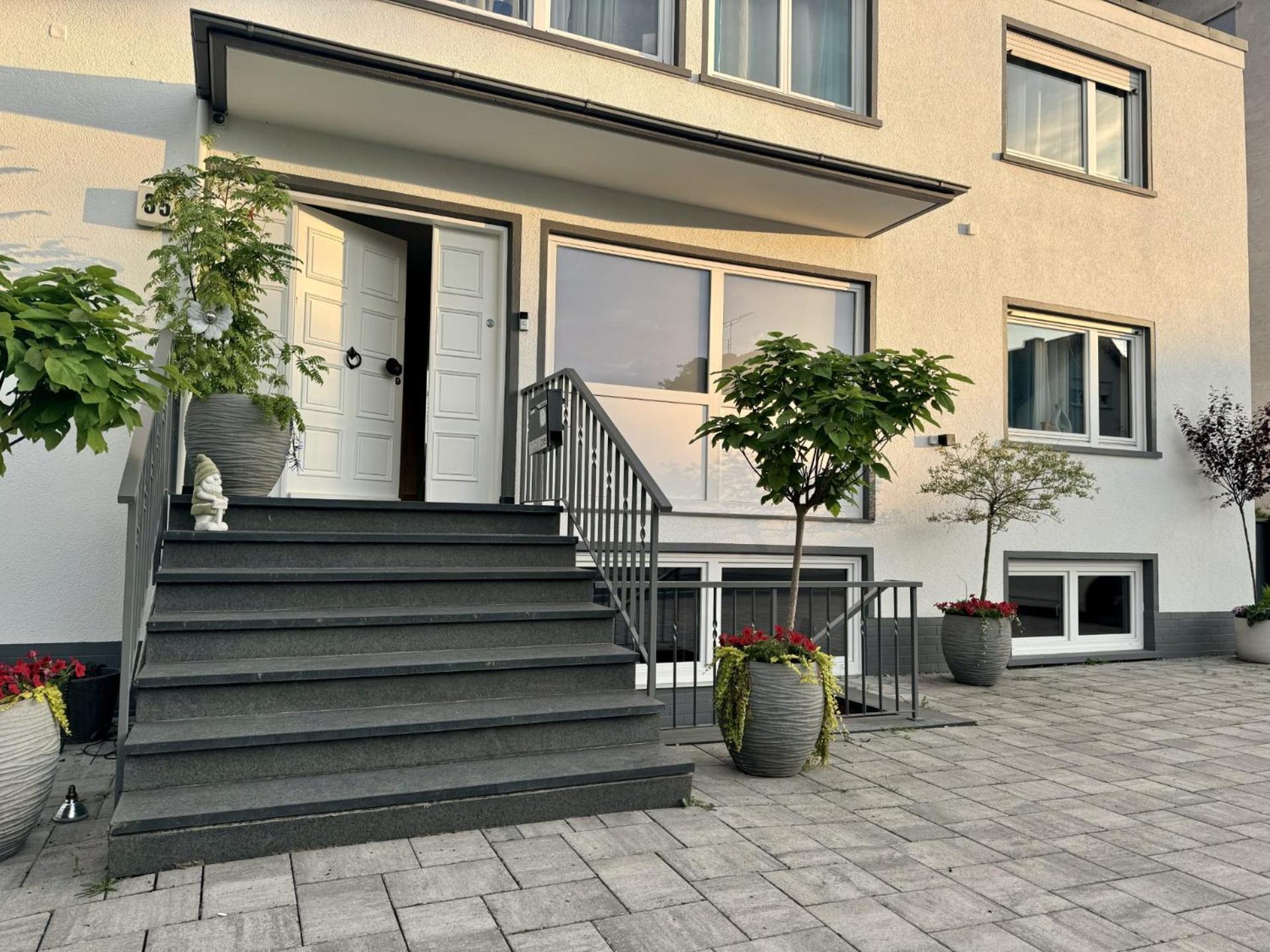 Magisches Doppelzimmer Mit Atemberaubender Wasserfall-Wand In Seligenstadt Exterior photo